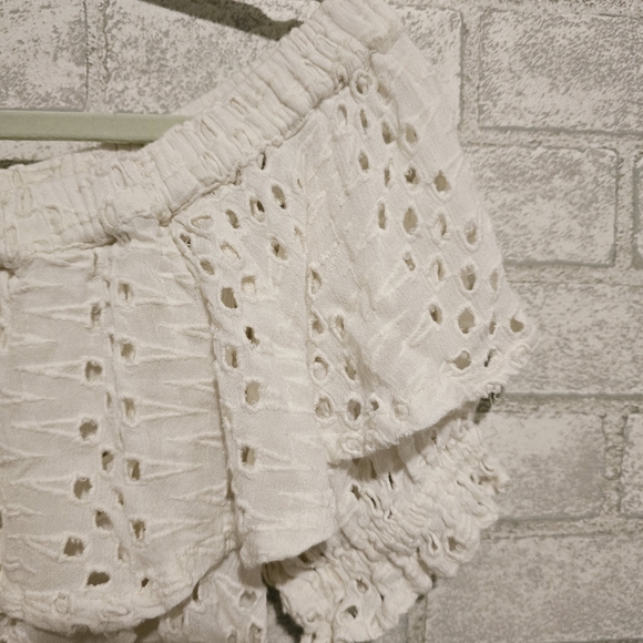 Free People Eyelet Boho Crop top - Picture 2 of 8